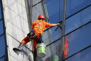 石家庄蜘蛛人幕墙清洗